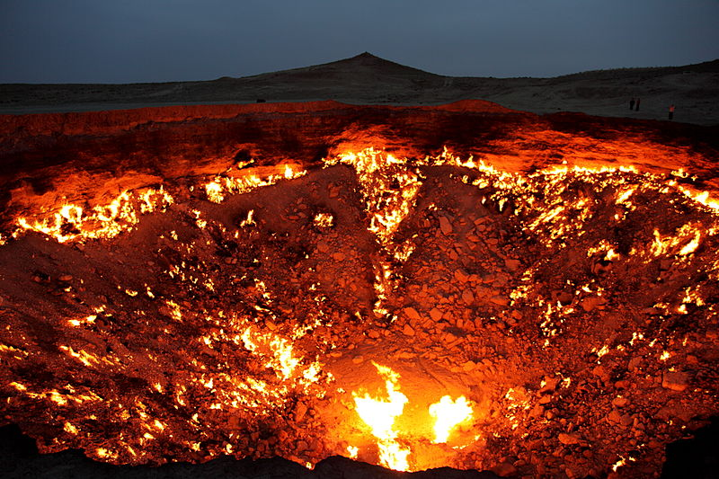 Illustration for article titled Watch a Researcher Zip Line Over the Door to Hell For Science